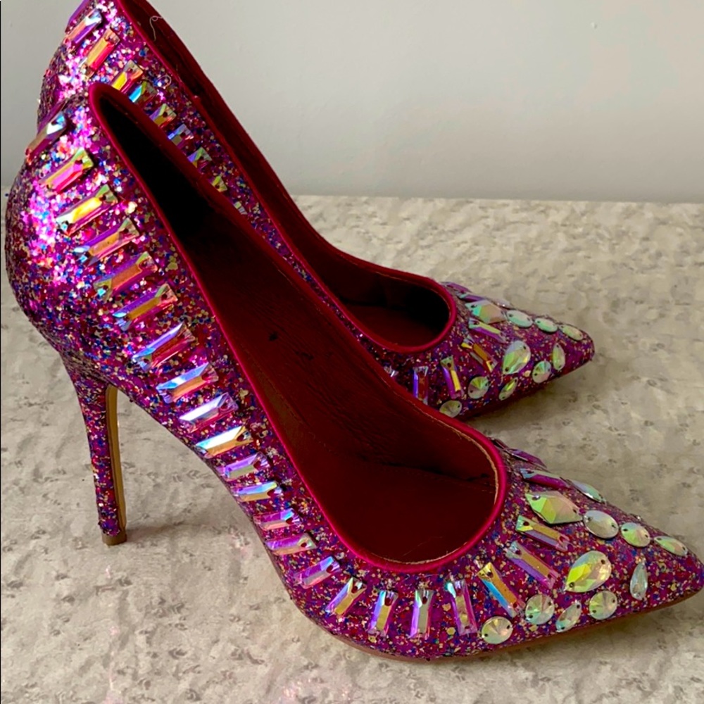 Bedazzled Steve Madden galaxxie pumps